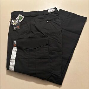 5.11 Tactical Men's Black Durable Cargo Pants (NWT)
33” waist, 30.5” inseam
